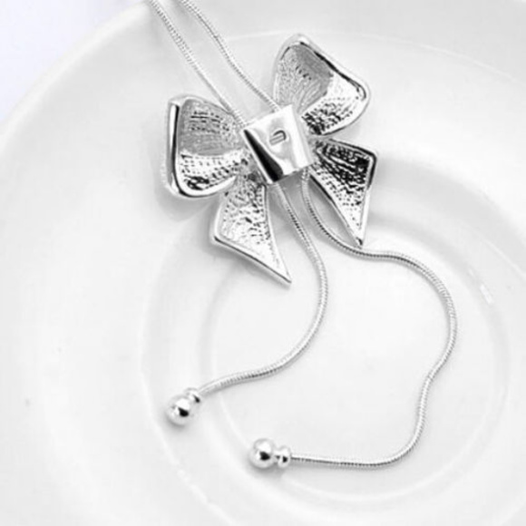 New Crystal Bow Necklace Silver Adjustable Lariat - Picture 5 of 5
